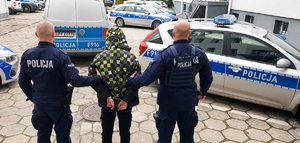 podejrzany o kradzieże mężczyzna zatrzymany przez policjantów