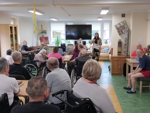 spotkanie policjanta z uczniami.