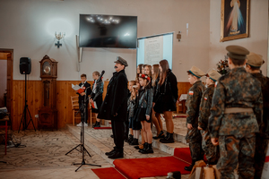 Występ dzieci w kościele.