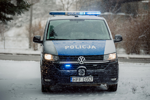 Radiowóz na sygnałach.