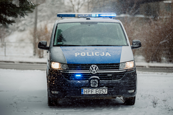 Radiowóz na sygnałach.