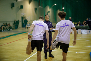 Uczniowie przygotowują się do startu.