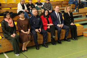 Samorządowcy z komendantem.