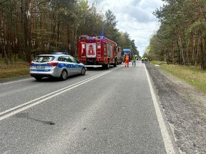 Na zdjęciu miejsce wypadku drogowego.