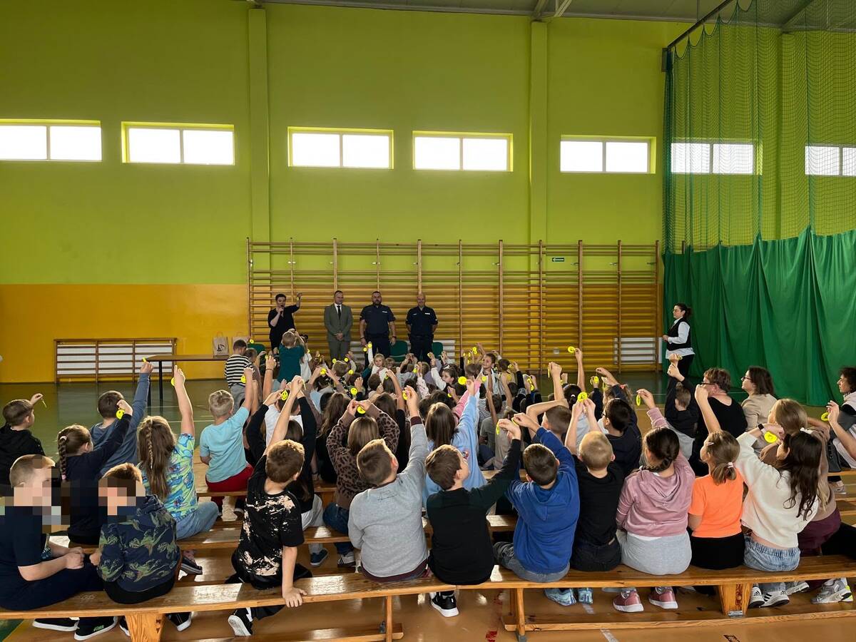 Spotkania policjantów z uczniami szkół w gminie Drużbice